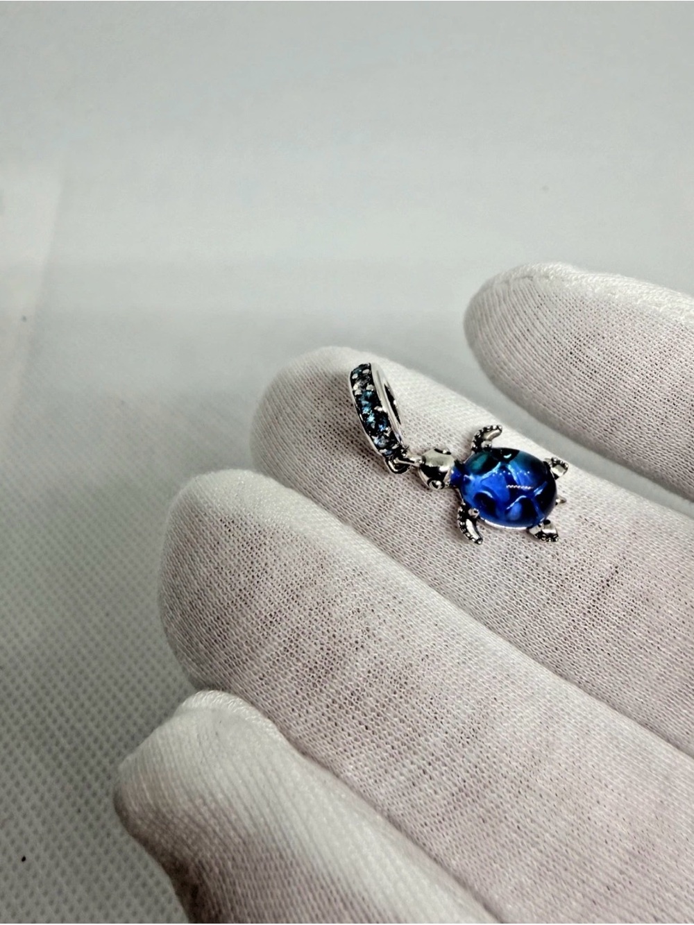 Pandora Murano Glass Sea Turtle Dangle Charm 798939C01 - Picture 2 of 4